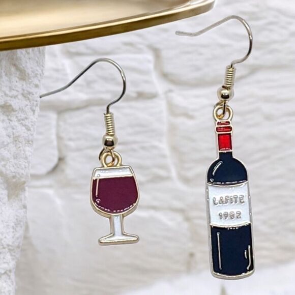 Earrings Mismatched Red Wine Connoisseur Bottle & Glass Dangle Drop Jewelry New - Picture 2 of 9